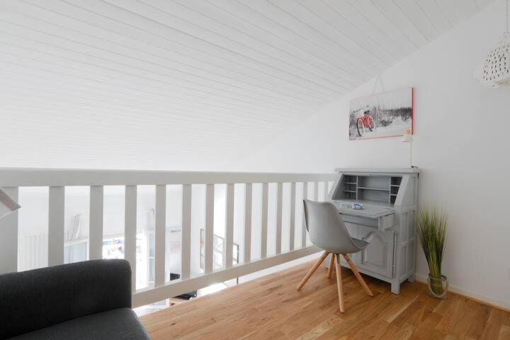 Apartamento Sur L'Ilot De St Martin Au Centre Du Port Vue Exceptionnelle ! Saint-Martin-de-Ré Exterior foto